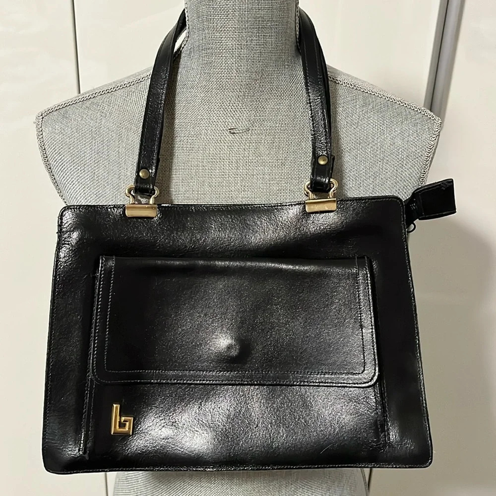 Elegant Black Leather Vintage Shoulder Bag Excellent Condition